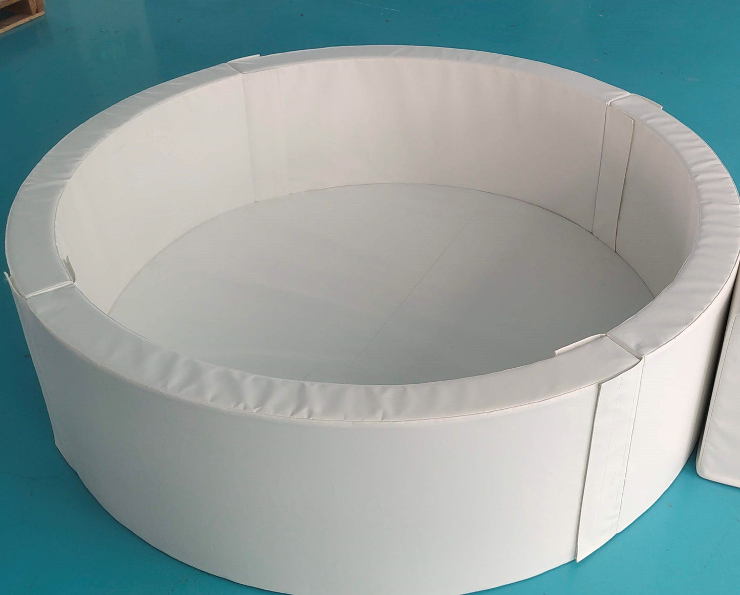 Ball Pit 2m  Round (extra solid)